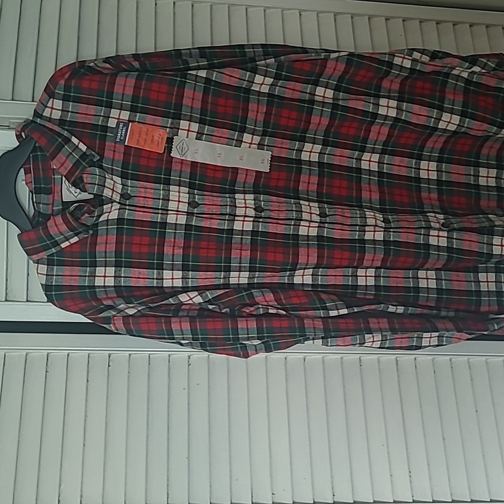 Men's St John's Bay XL red/green flannel shirt